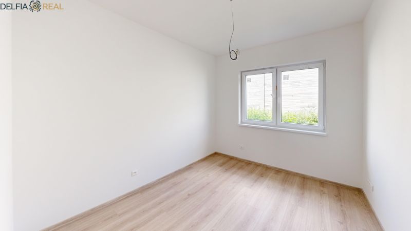 Moderny-4I-rodinny-dom-s-vyhladmi-na-vrchu-ulice-Aleksince-Bedroom 2.jpg